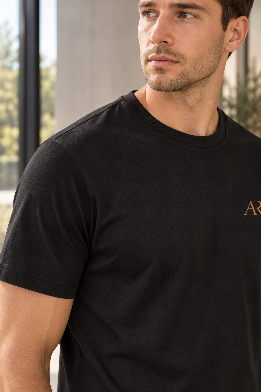 AR Essential Tee Homme K3032IC — Black — matière premium 185 g/m² [ARV:black:any:P04]